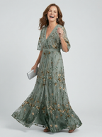 Selora vestido midi floral con cuello halter en verde salvia - vista frontal
