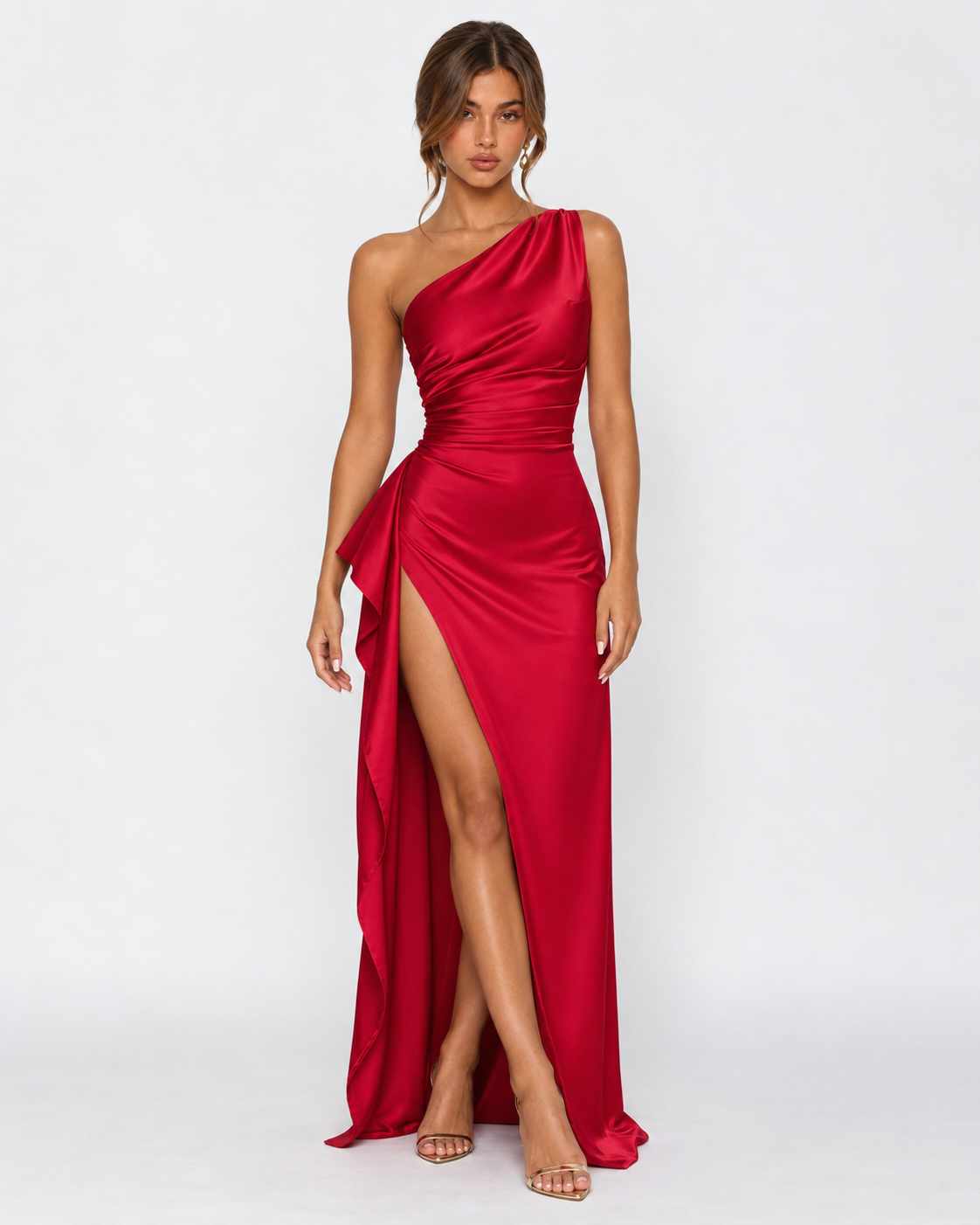 Vestido largo de satén asimétrico con abertura