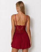 Babydoll de encaje con espalda transparente