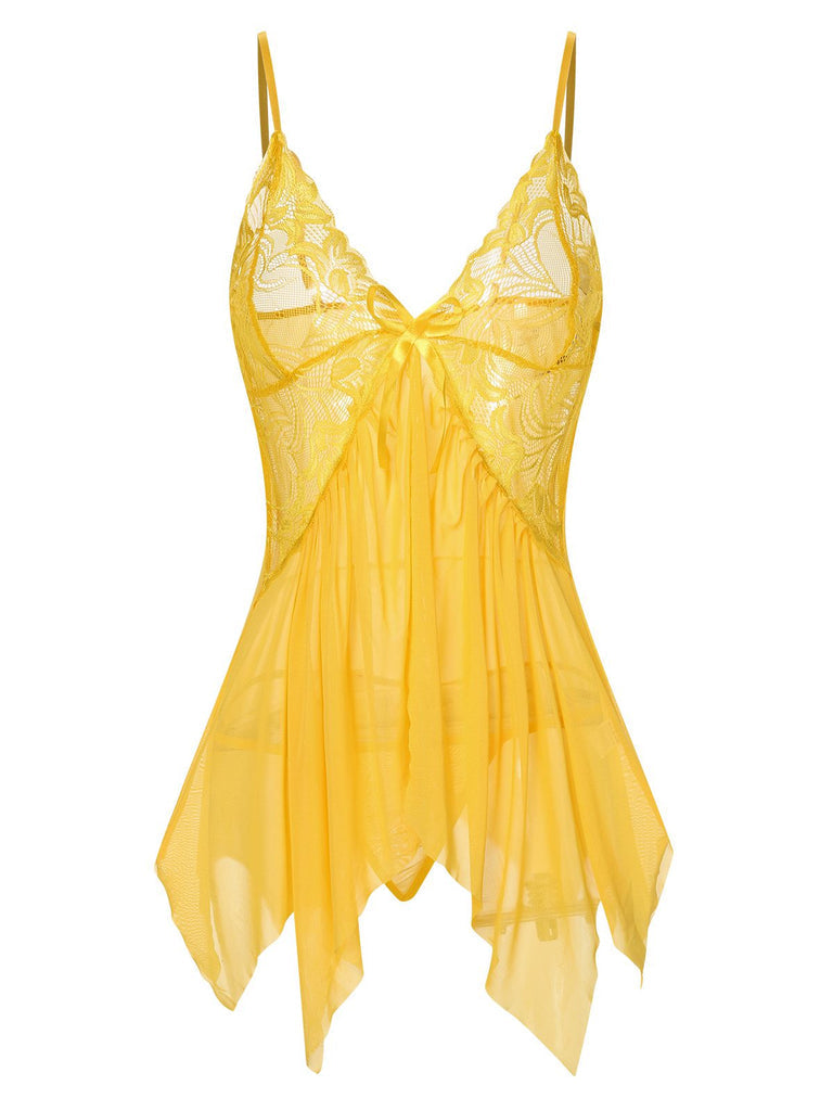 Babydoll de encaje con bajo asimétrico y tanga