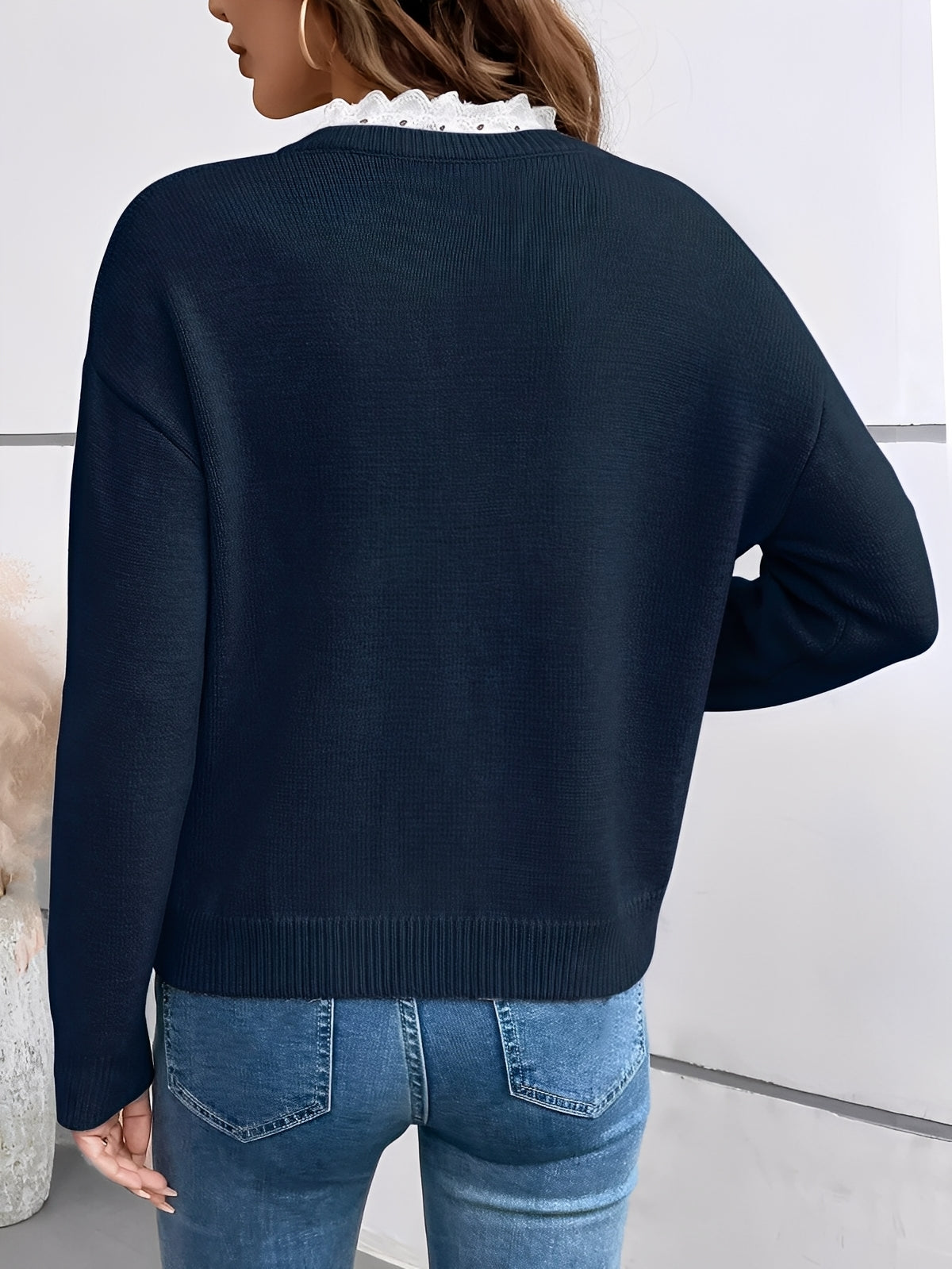 María | Jersey elegante de punto con cuello de encaje