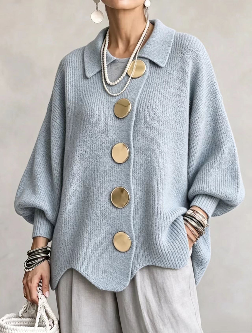 Victoria - Cárdigan oversized con grandes botones dorados - vista 7