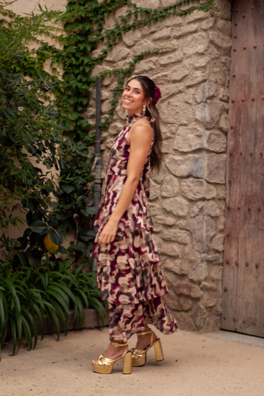 Capri vestido largo estampado verde con volantes y cuello halter