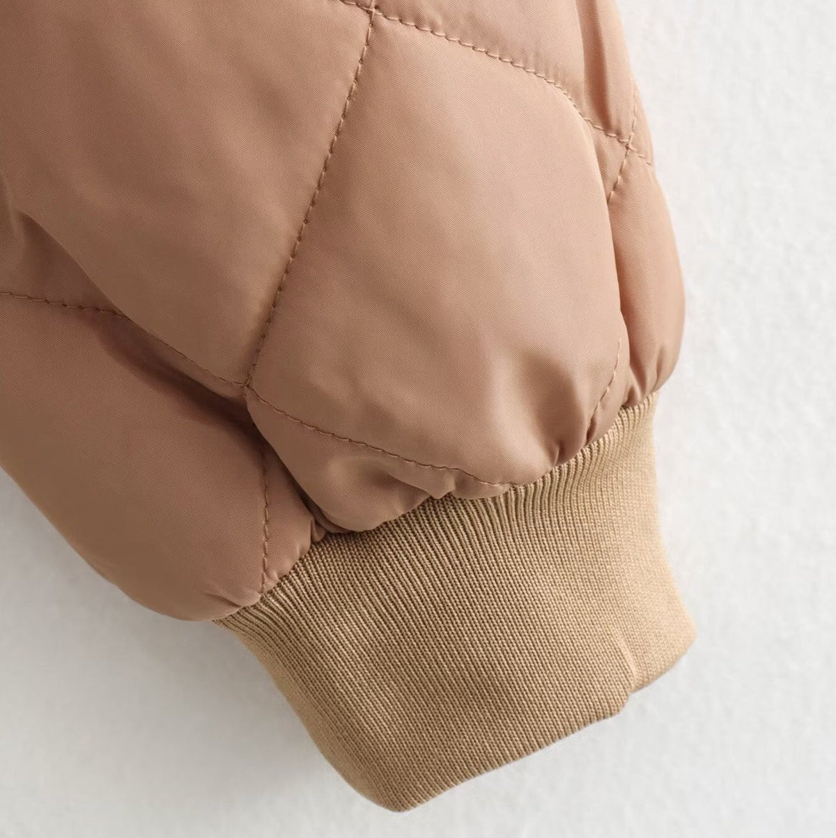 Fiona™ | Bomber acolchada con cuello redondo
