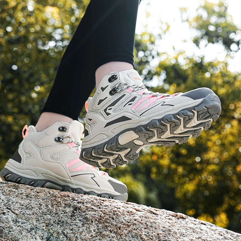 Isaiah™ | Botas de trekking impermeables de caña media