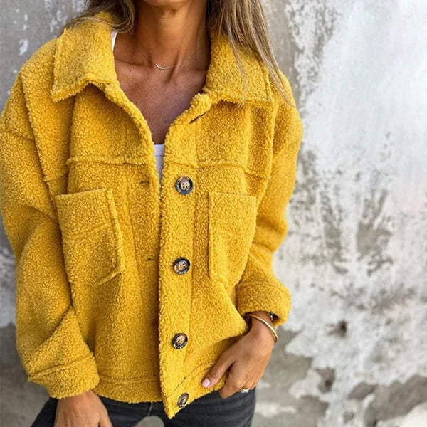 Willow™ | Chaqueta corta de borreguito con solapa y botones