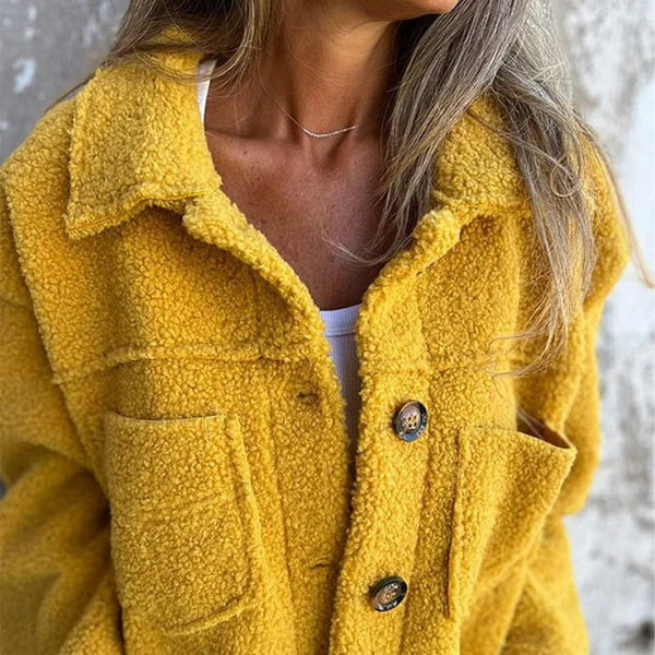 Willow™ | Chaqueta corta de borreguito con solapa y botones