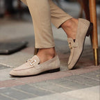 Arthur™ | Mocasines de ante sin cordones con hebilla