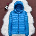 Madeline™ | Chaqueta acolchada ligera plegable con capucha