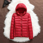 Madeline™ | Chaqueta acolchada ligera plegable con capucha