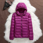 Madeline™ | Chaqueta acolchada ligera plegable con capucha