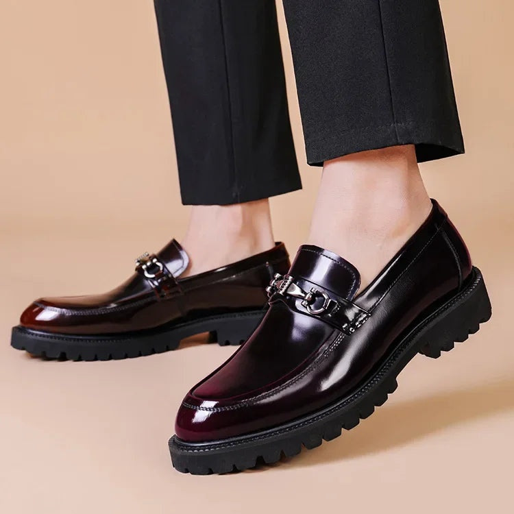 Roland™ | Mocasines de piel con hebilla y suela track