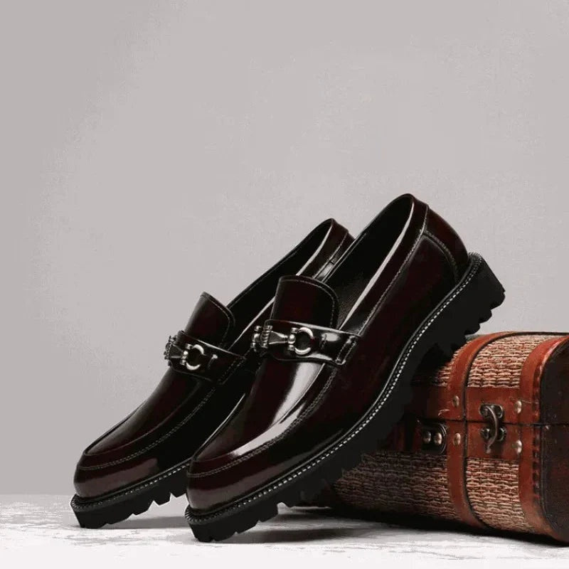 Roland™ | Mocasines de piel con hebilla y suela track