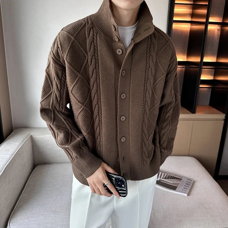 Samuel™ | Cárdigan de punto trenzado con cuello alto