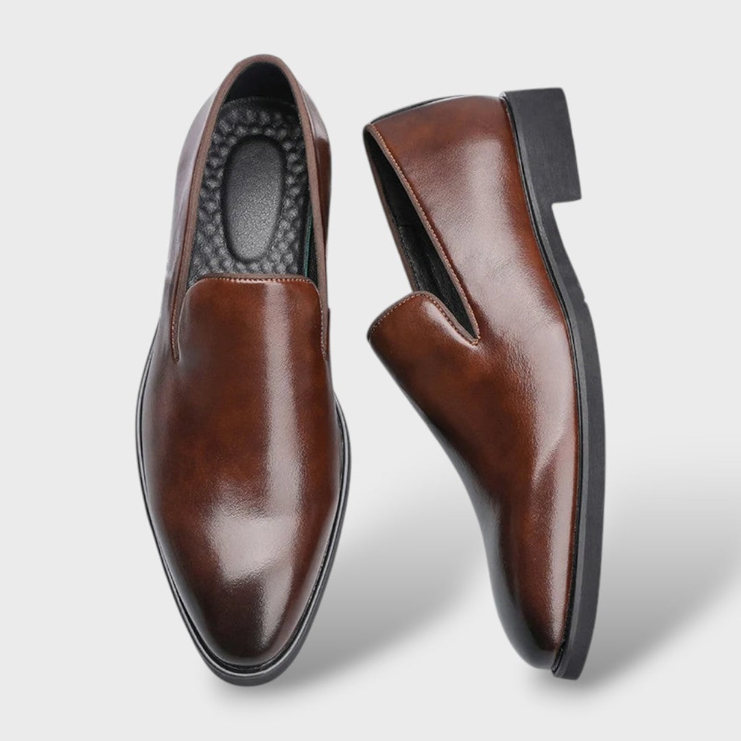 Victor™ | Mocasines de piel con puntera afilada