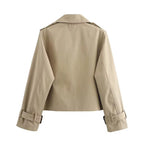 Lily™ | Gabardina corta cruzada con puños de hebilla