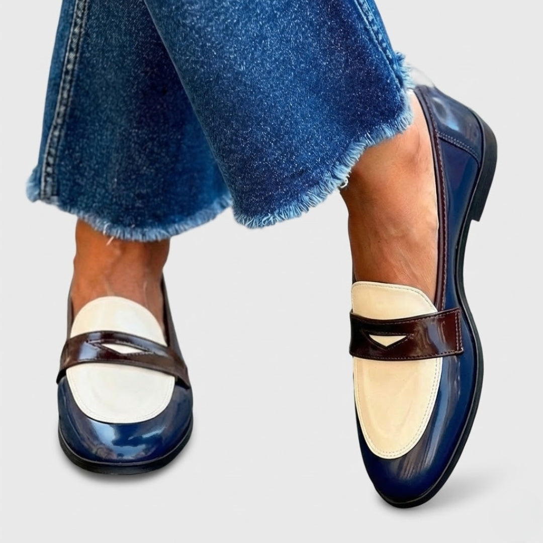 Clara™ | Mocasines de charol bicolor