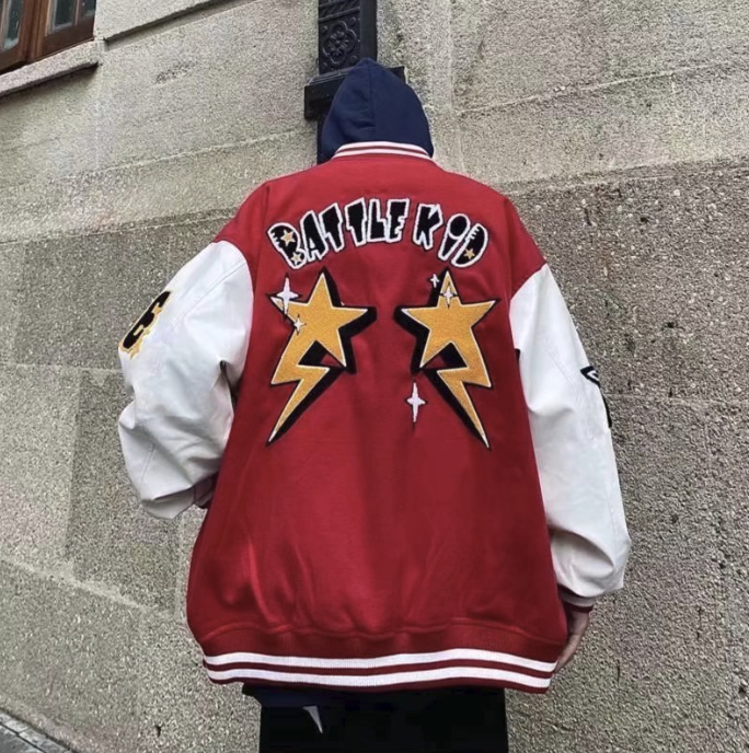 Derek™ | Chaqueta varsity oversize con parches bordados
