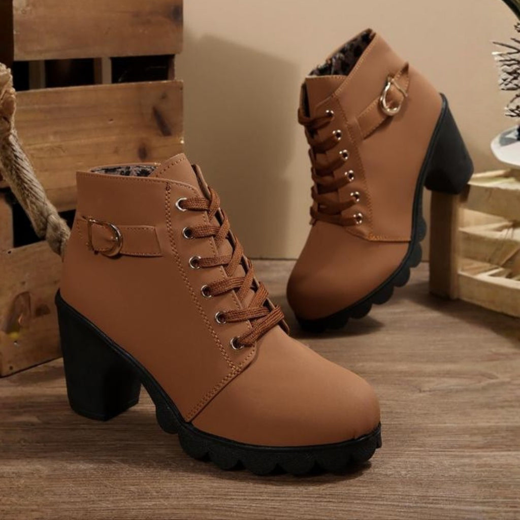 Eloise™ | Botines con cordones, tacón ancho y hebilla
