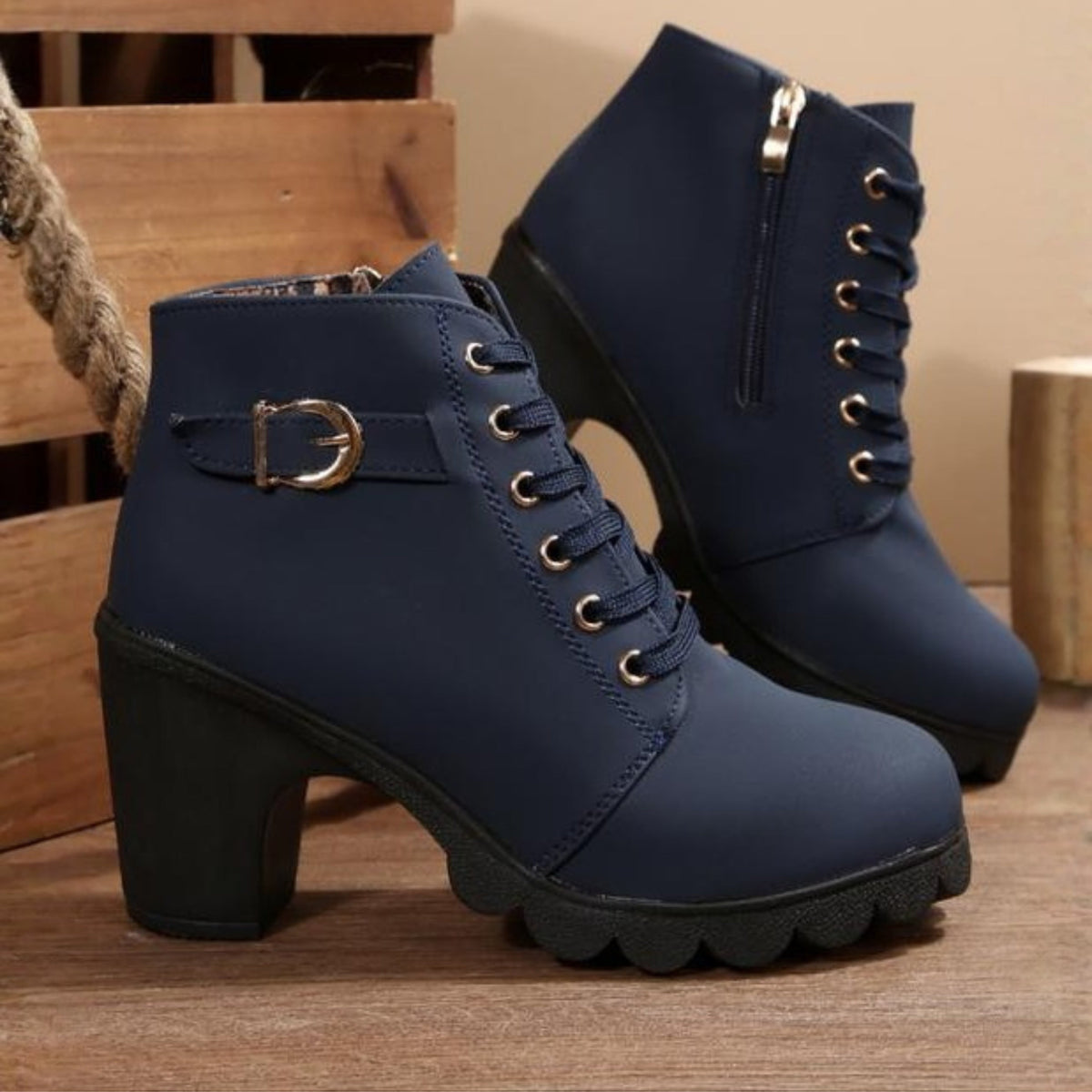 Eloise™ | Botines con cordones, tacón ancho y hebilla