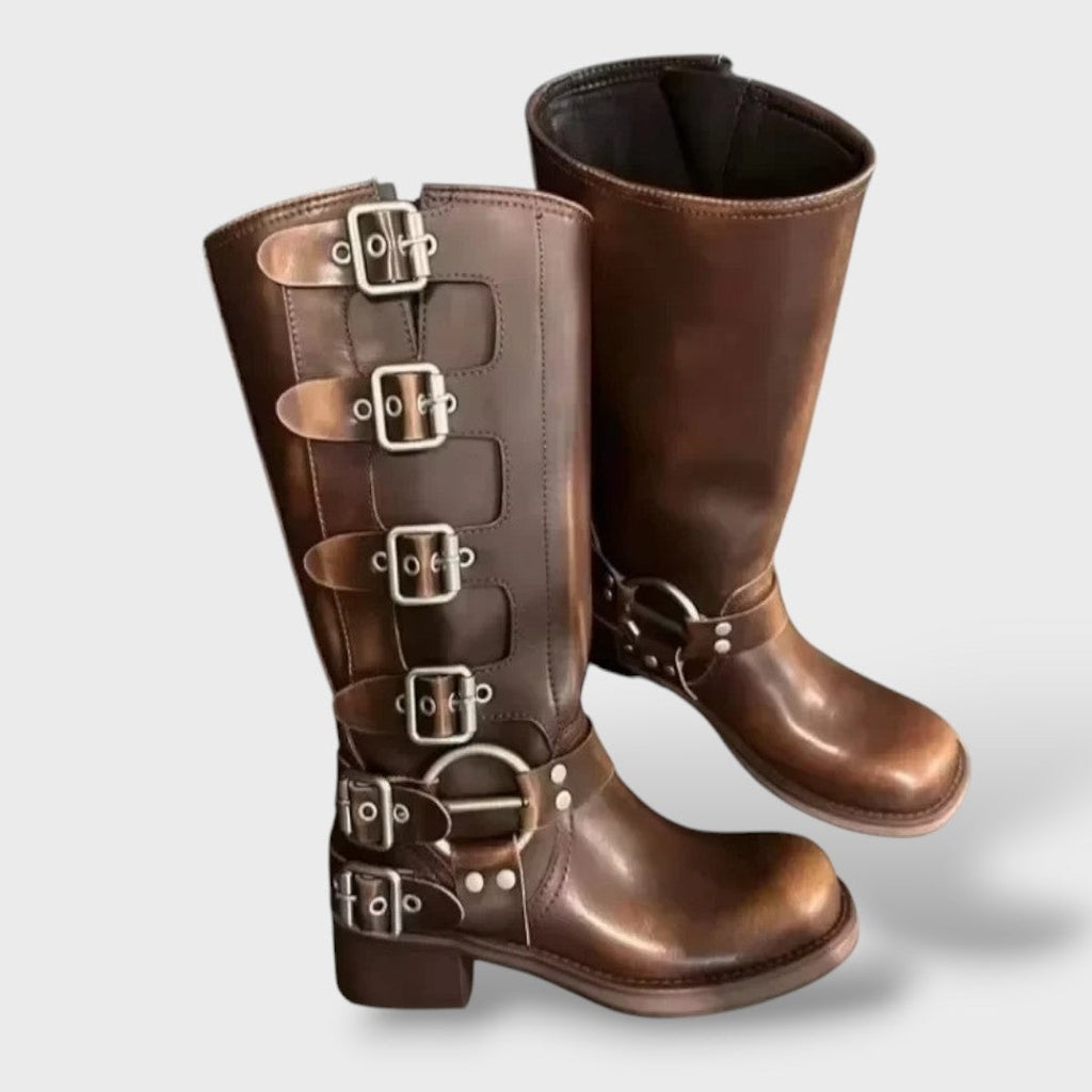 Alexa™ | Botas camperas altas de piel con hebillas