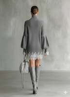 Gemma™ | Vestido corto de punto con cuello alto y encaje