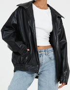 Angela™ | Chaqueta oversize efecto piel con cremallera y solapas