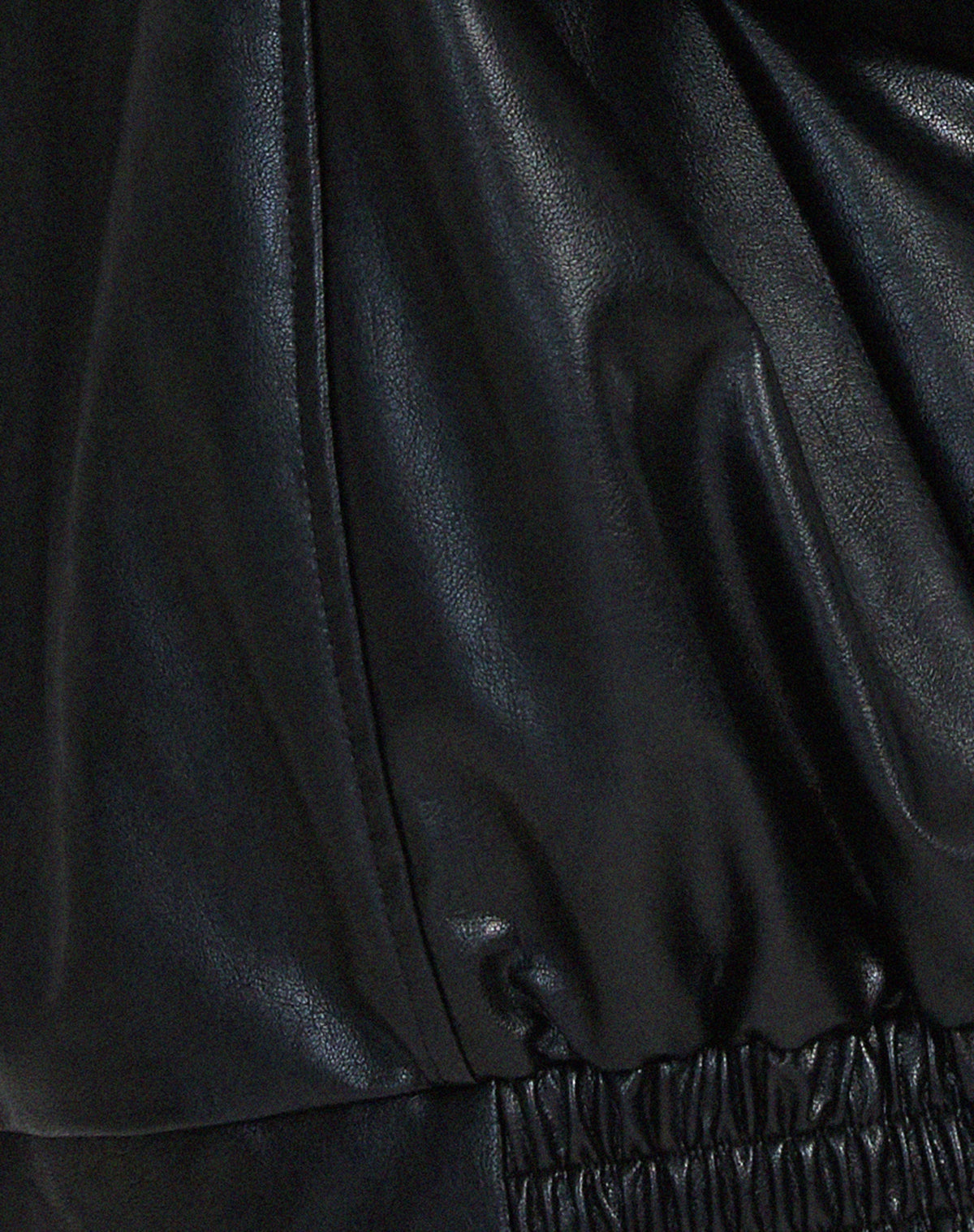 Angela™ | Chaqueta oversize efecto piel con cremallera y solapas