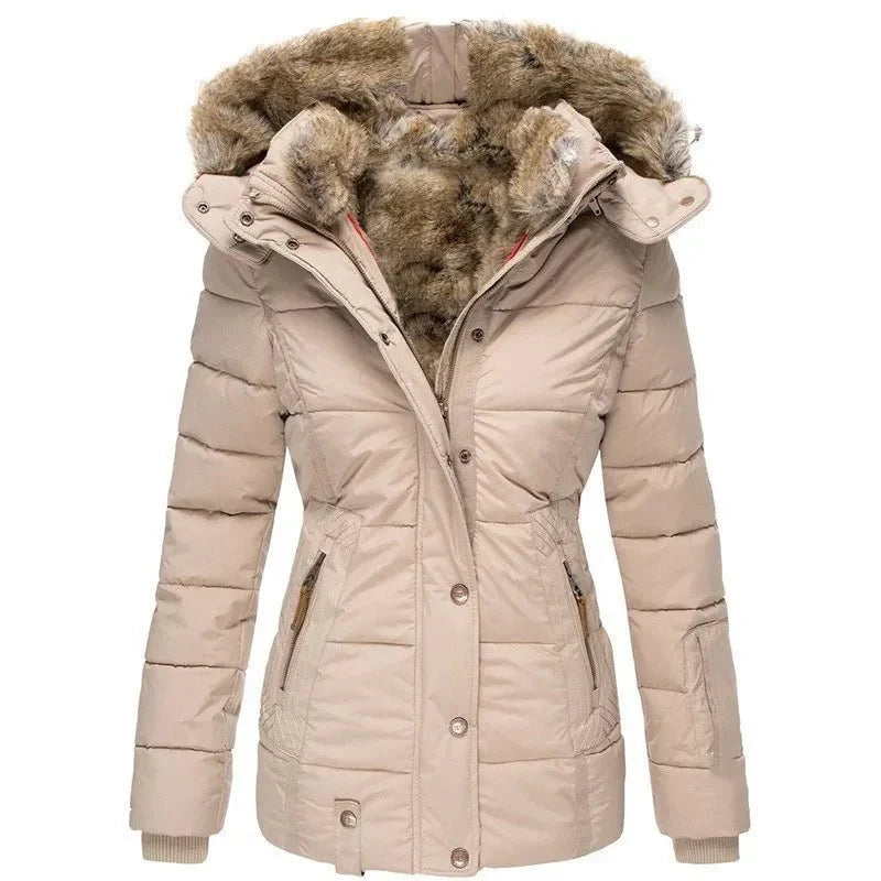 Madeline™ | Abrigo acolchado entallado con capucha de pelo sintético