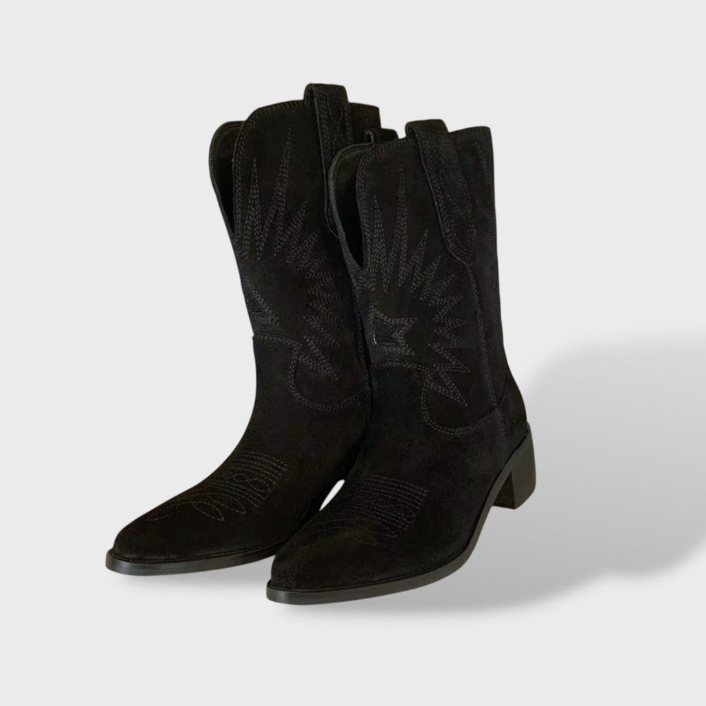 Ariana™ | Botas camperas de piel bordadas de media caña