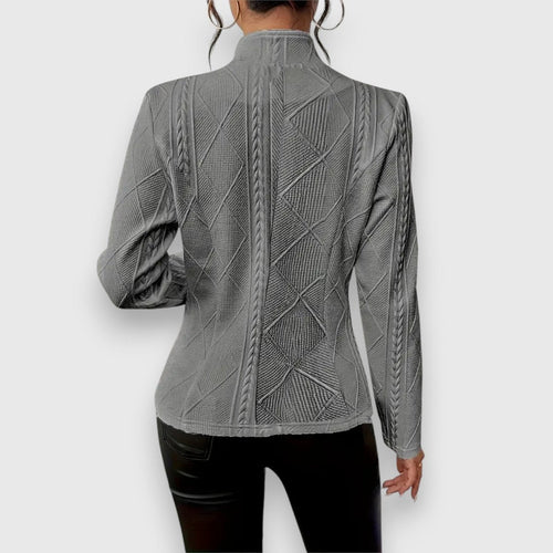 Abigail™ | Jersey de cuello alto con punto de ochos entallado