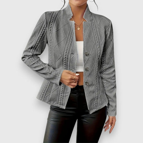 Abigail™ | Jersey de cuello alto con punto de ochos entallado