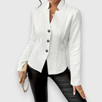 Abigail™ | Jersey de cuello alto con punto de ochos entallado
