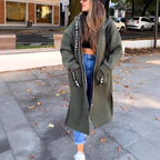 Lila™ | Parka larga oversize con capucha y detalle de letras