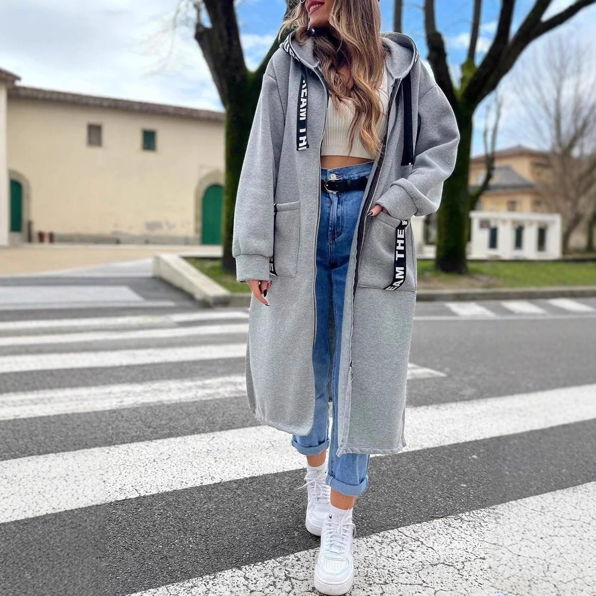 Lila™ | Parka larga oversize con capucha y detalle de letras