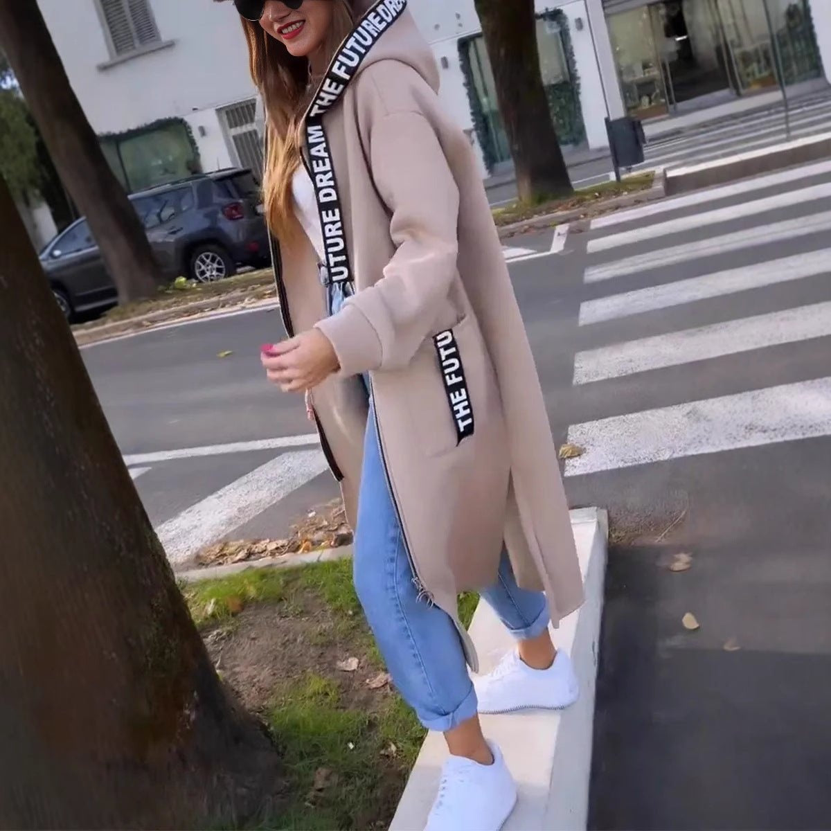 Lila™ | Parka larga oversize con capucha y detalle de letras