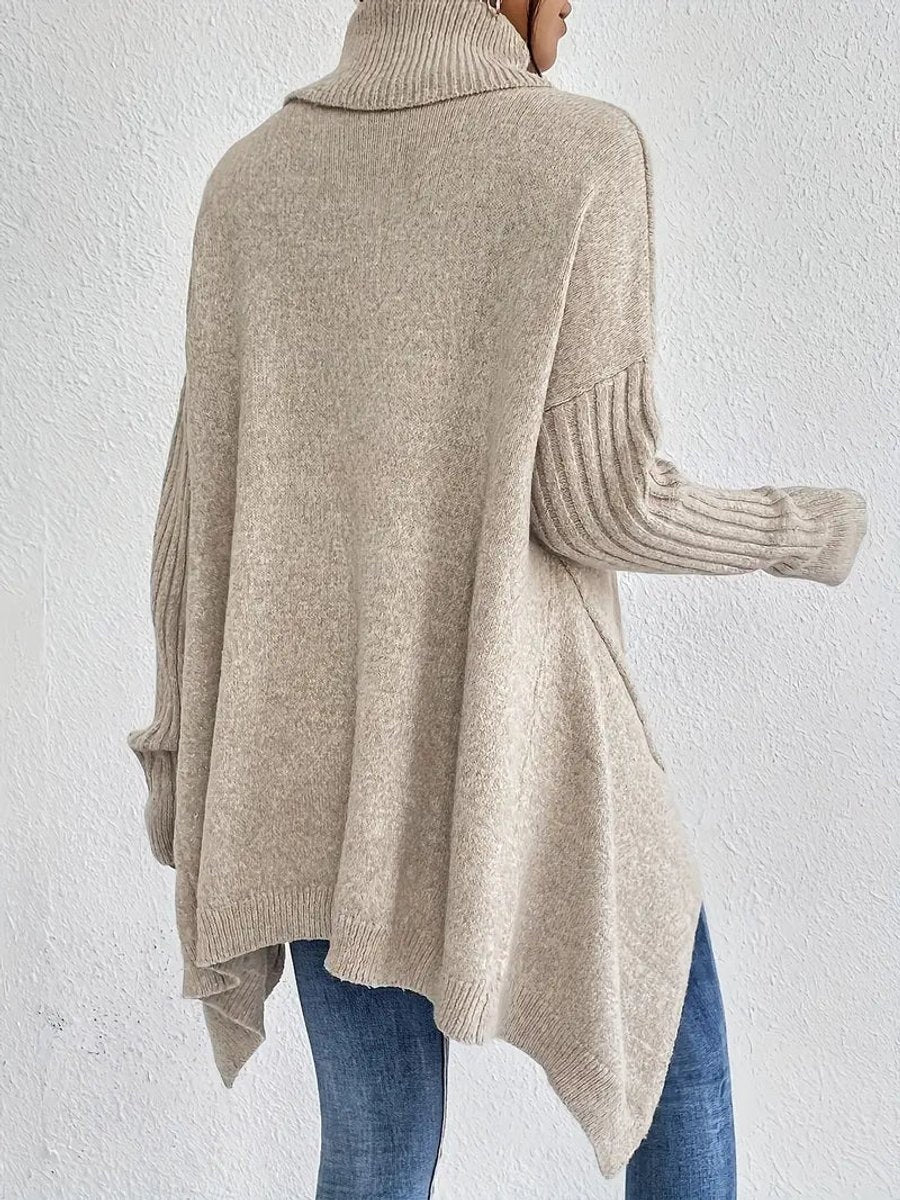 Emily™ | Jersey de punto oversize con cuello alto asimétrico