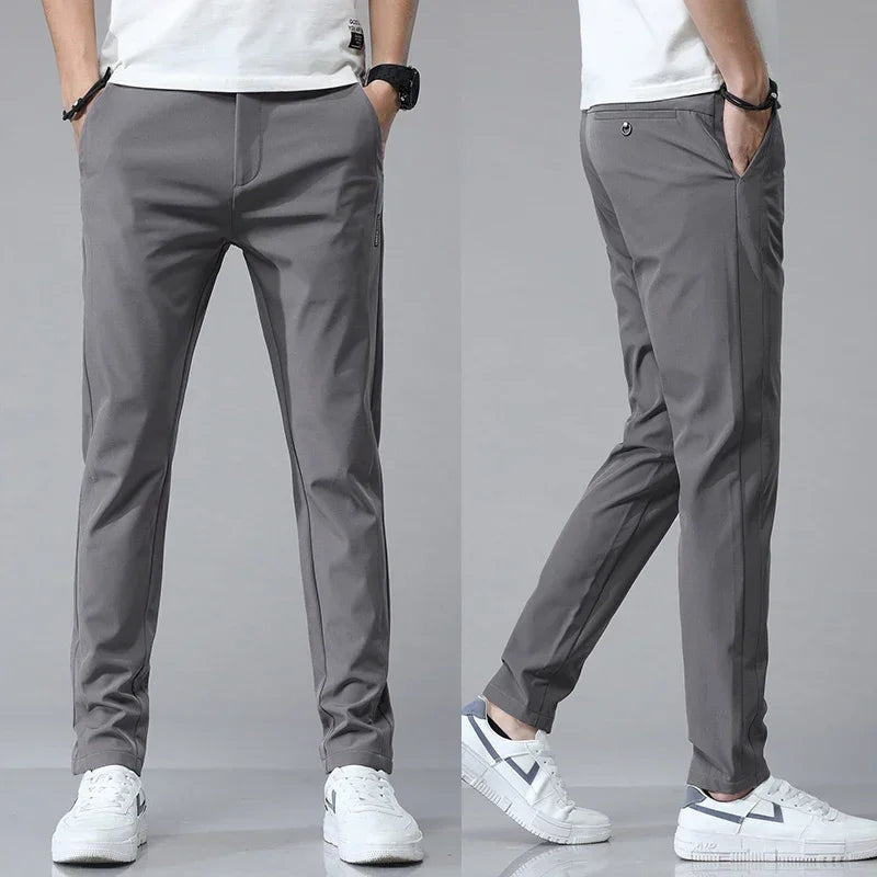 Blake™ | Pantalón chino tobillero slim ultraligero