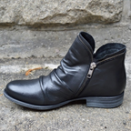 Alexandra™ | Botines de piel fruncida con cremallera y tacón bajo