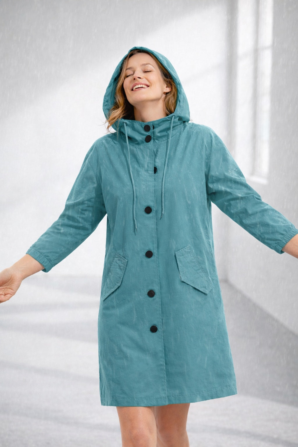 Katherine™ | Chaqueta ligera con capucha, botones y manga 3/4