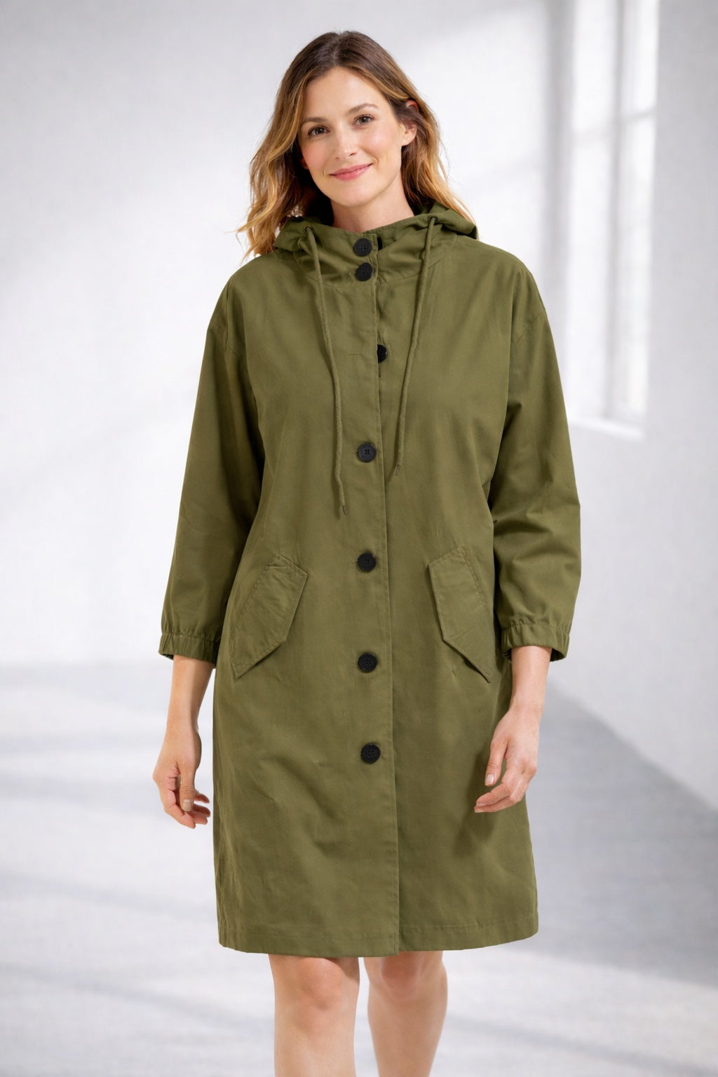 Katherine™ | Chaqueta ligera con capucha, botones y manga 3/4
