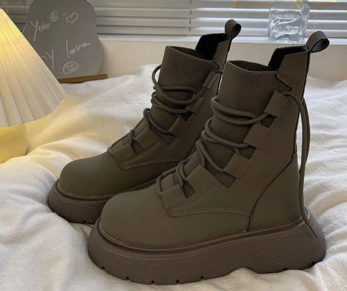 Rosalie™ | Botines militares de plataforma con hebillas