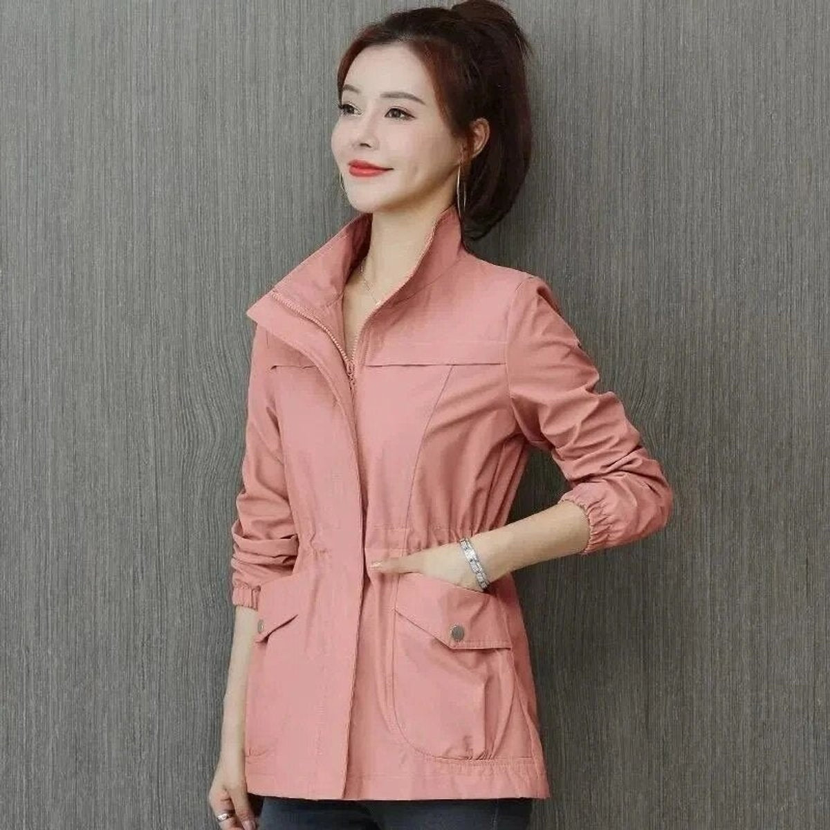 Sophia™ | Chaqueta militar ligera con cintura ajustable