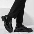 Byron™ | Mocasines de piel con plataforma y hebilla metálica