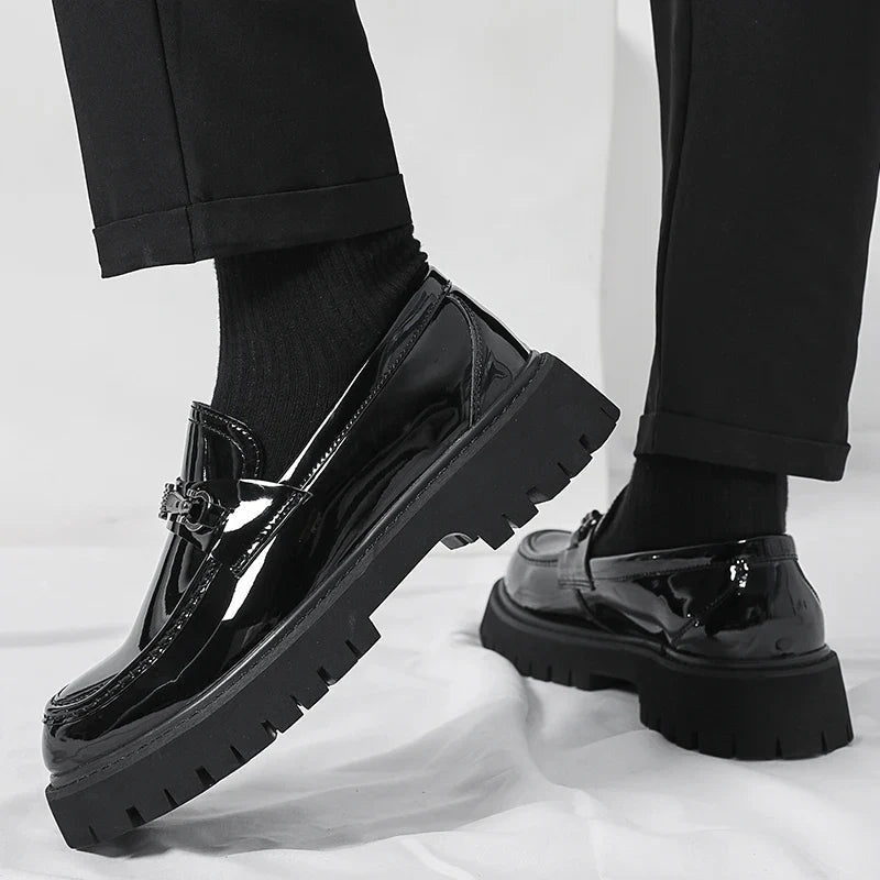 Byron™ | Mocasines de piel con plataforma y hebilla metálica