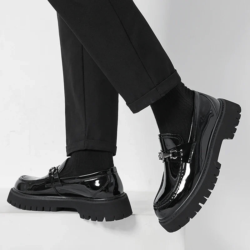 Byron™ | Mocasines de piel con plataforma y hebilla metálica