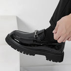 Byron™ | Mocasines de piel con plataforma y hebilla metálica