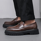 Byron™ | Mocasines de piel con plataforma y hebilla metálica