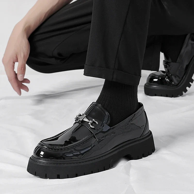 Byron™ | Mocasines de piel con plataforma y hebilla metálica