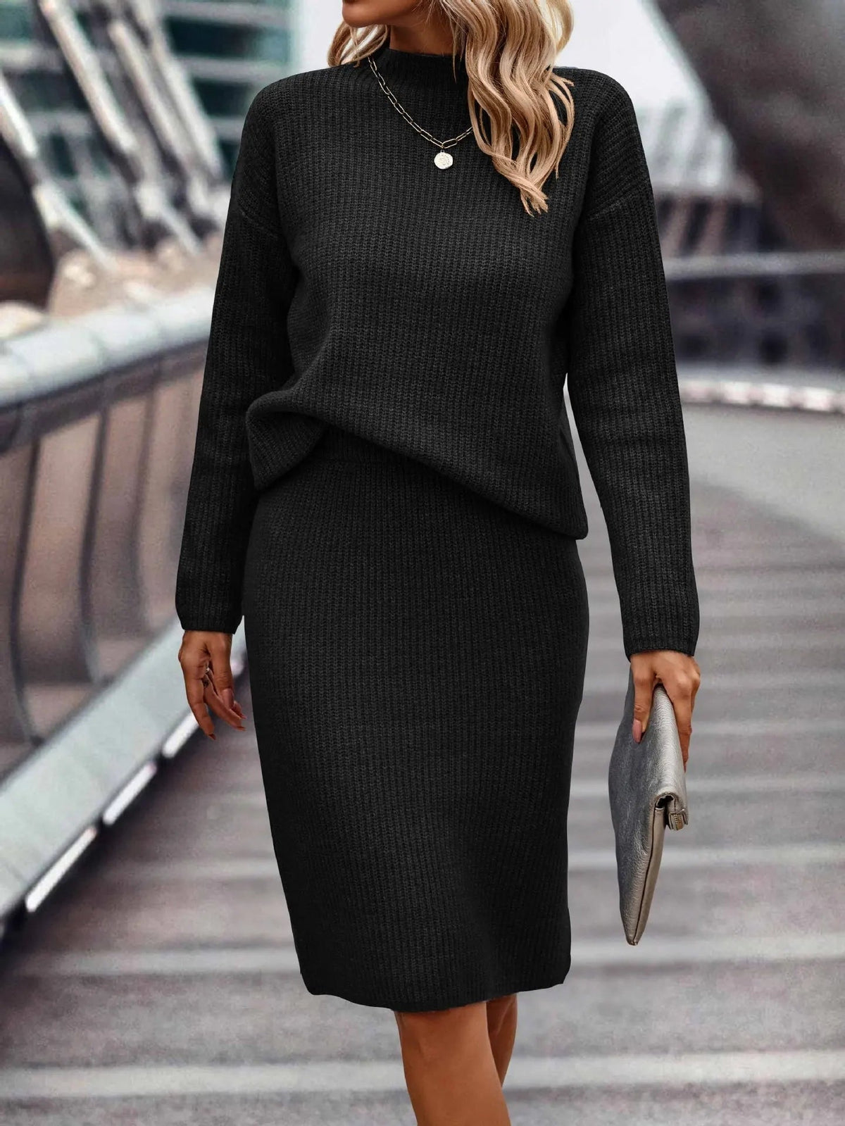 Claire™ | Conjunto de punto: jersey de cuello alto y falda midi